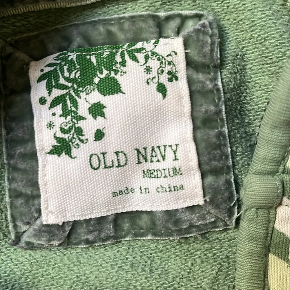 zip up sweater. Size medium. Women’s used good condition - Image 2