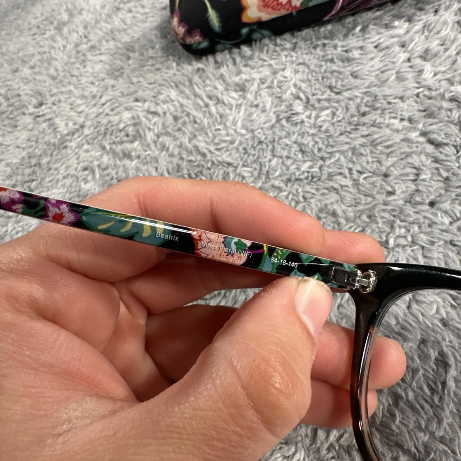 Vera Bradley Lonna Vines Floral Beatrix VINES FLORAL Frames Case Turtleshell - Image 5