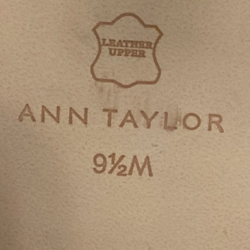 Ann Taylor white Strappy flat sandals size 9.5 - Image 8