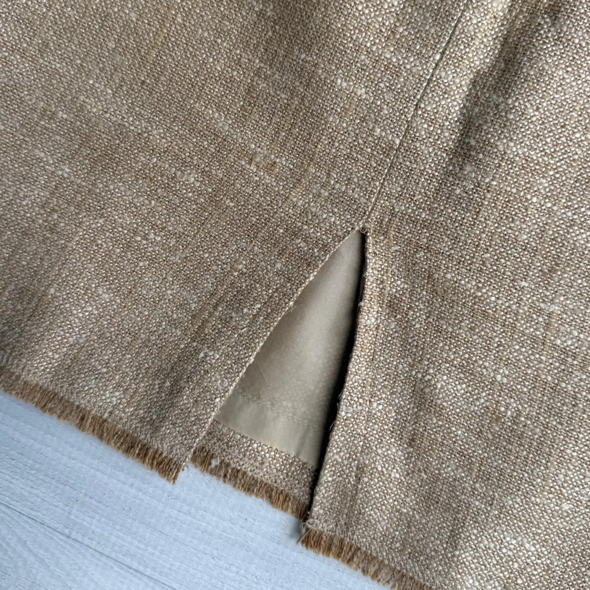 Vintage Escada Silk & Linen Tan Tweed Pencil Skirt with Fringe Detail Size 34 - Image 6