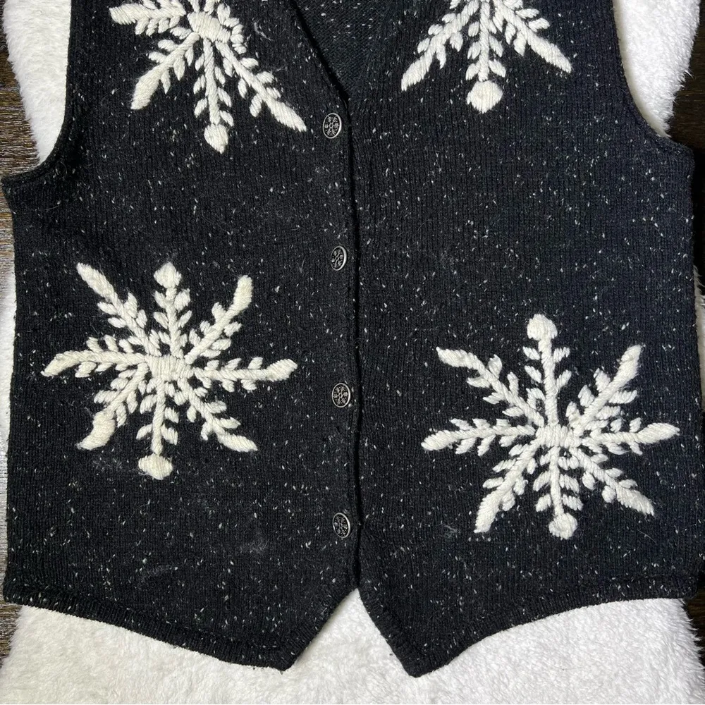 Vintage Black Knit Snowflake Embroidered Wool Blend Vest Size M - Image 3