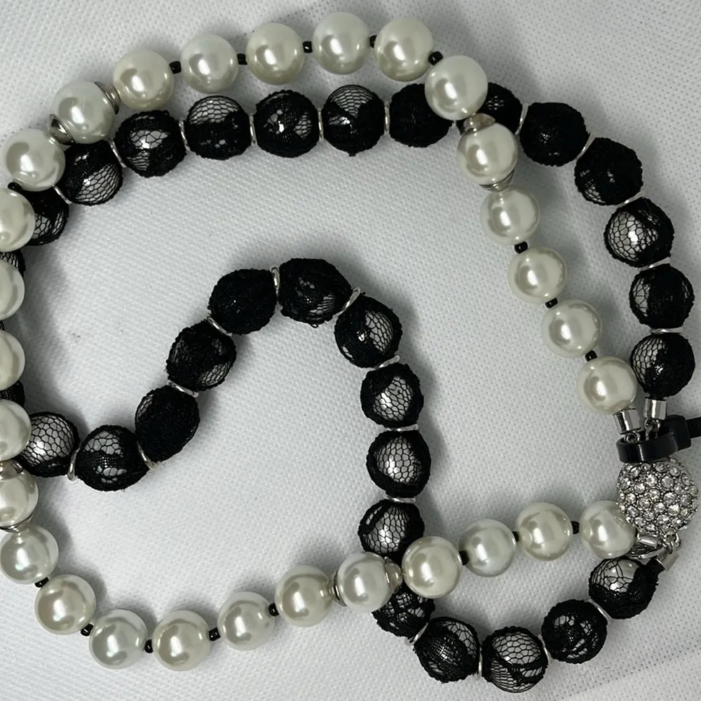 Black and White  Faux Pearl Necklace - Image 3