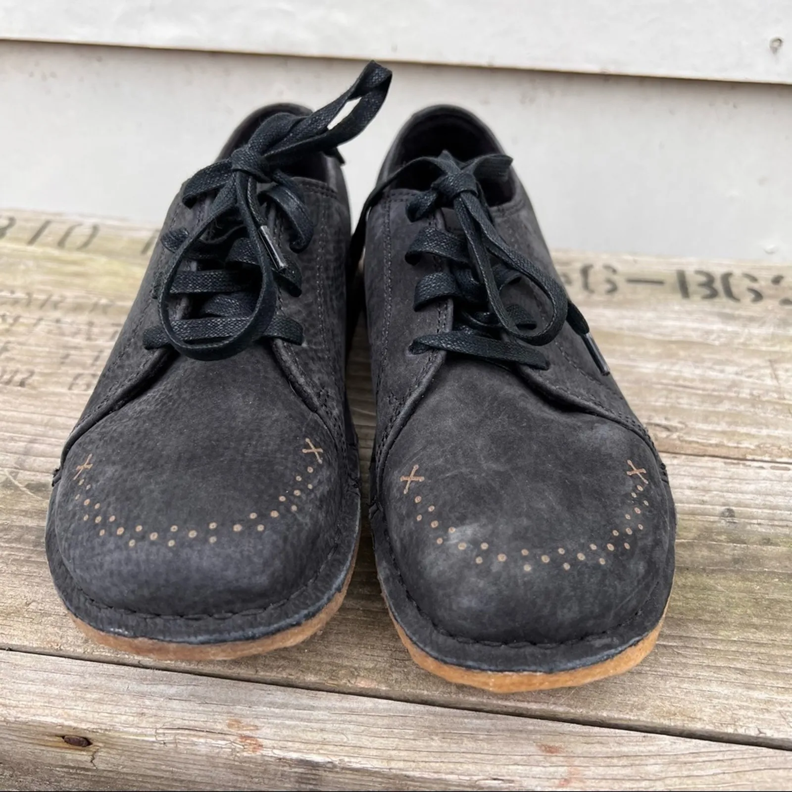 KEEN Charcoal Black Suede Sierra Lace Up Oxfords Size 6 Style 1009330 - Image 2