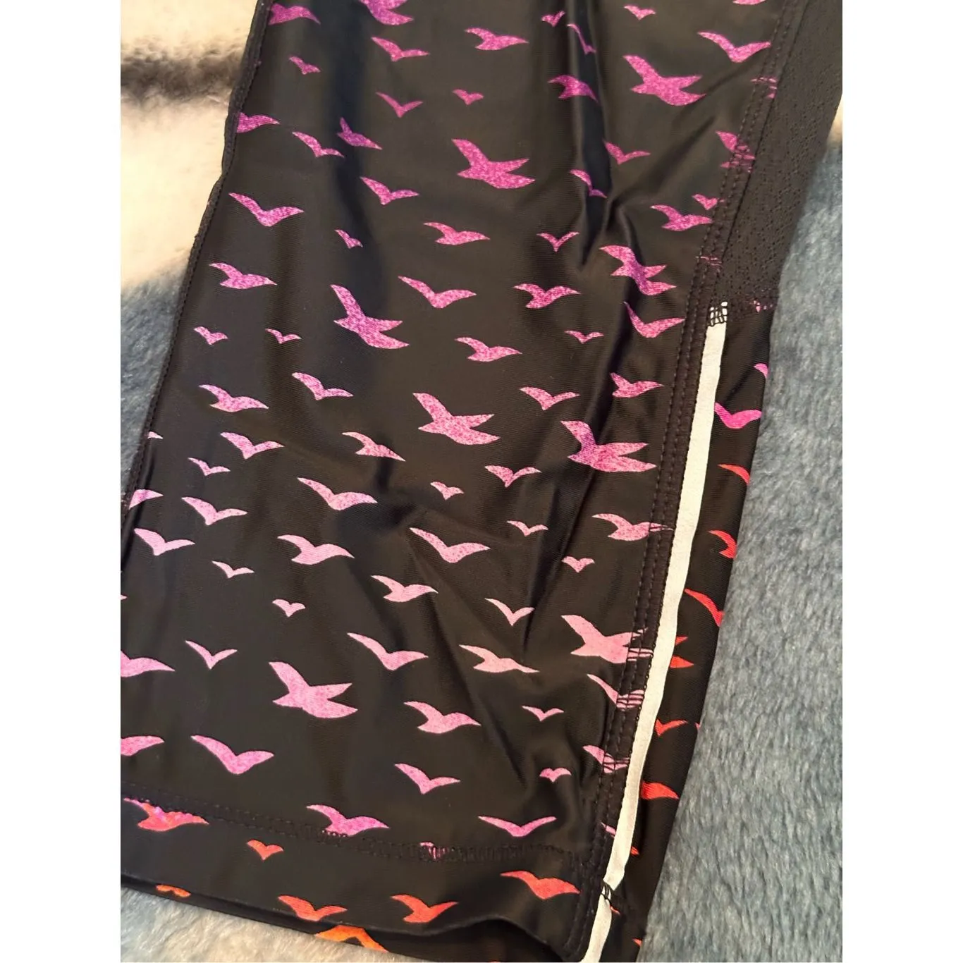Roxy Women's Athletic Leggings Black Pink Bird Print Drawstring Pockets Size M - Image 9