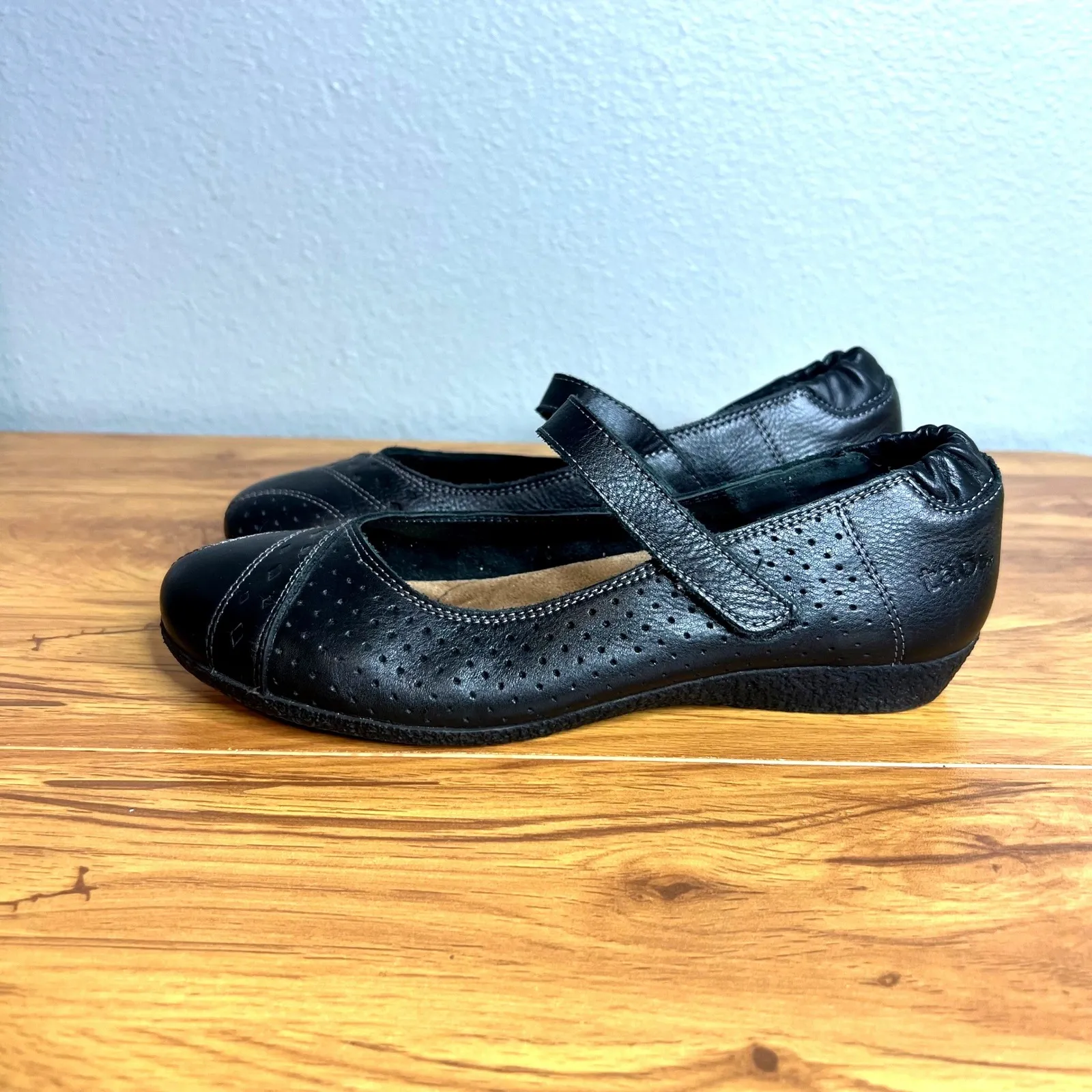 Taos Step It Up Mary Jane Flats Size 6.5 US 37 EU Leather Black Comfort - Image 2
