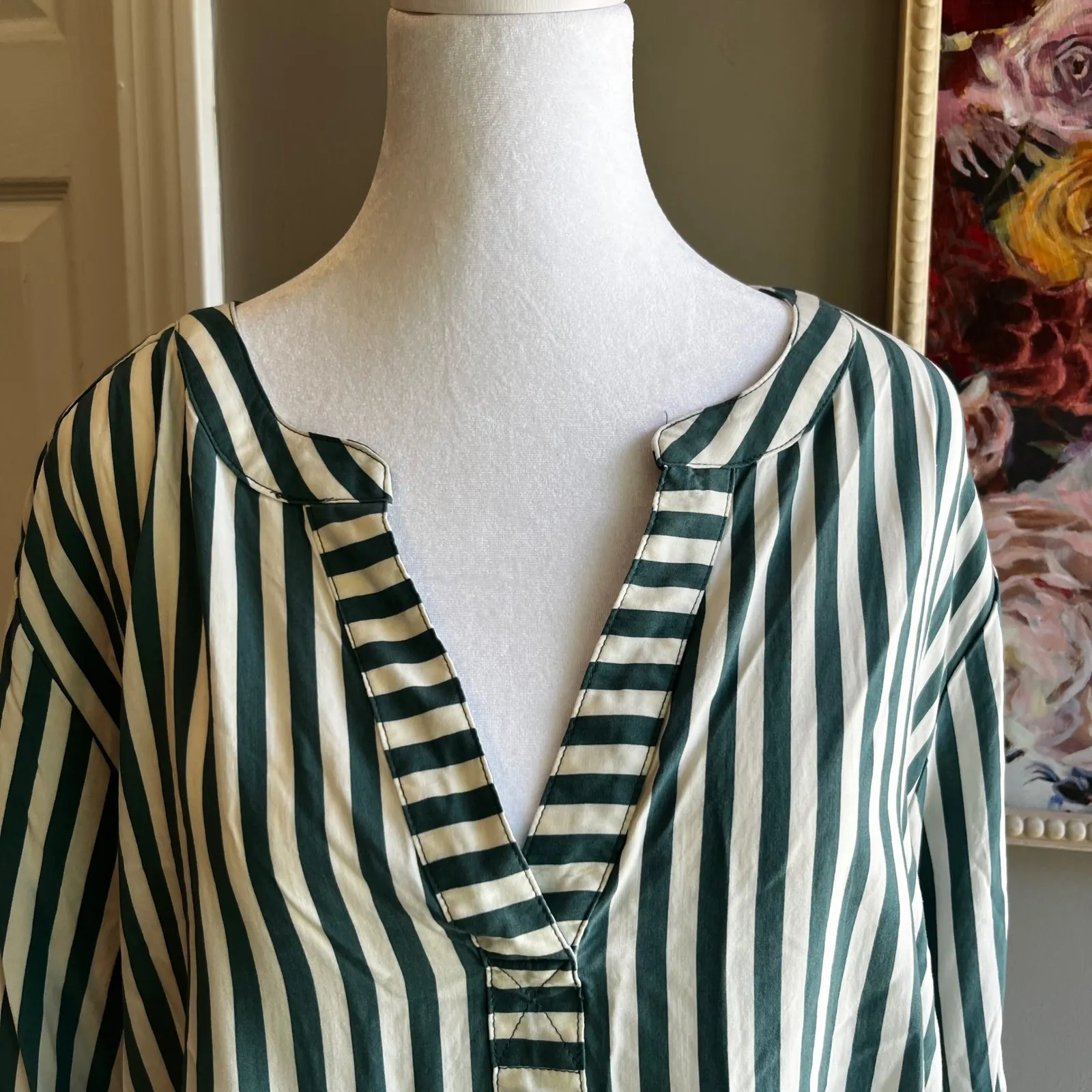 JANE AND DELANCEY womens 1X Green & White STRIPED rayon buttoned blouse - Image 2