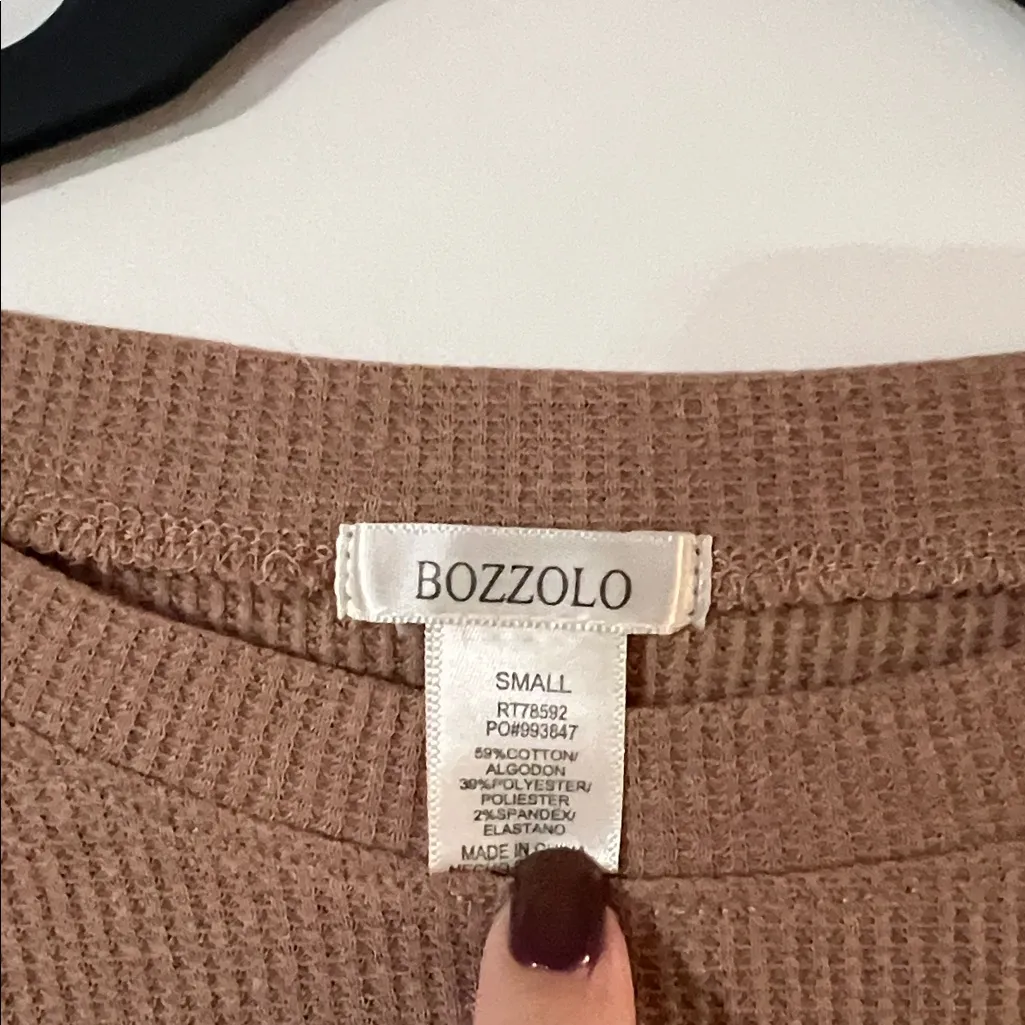 Bozzolo Women's Tan Cropped Sweatshirt - Image 2
