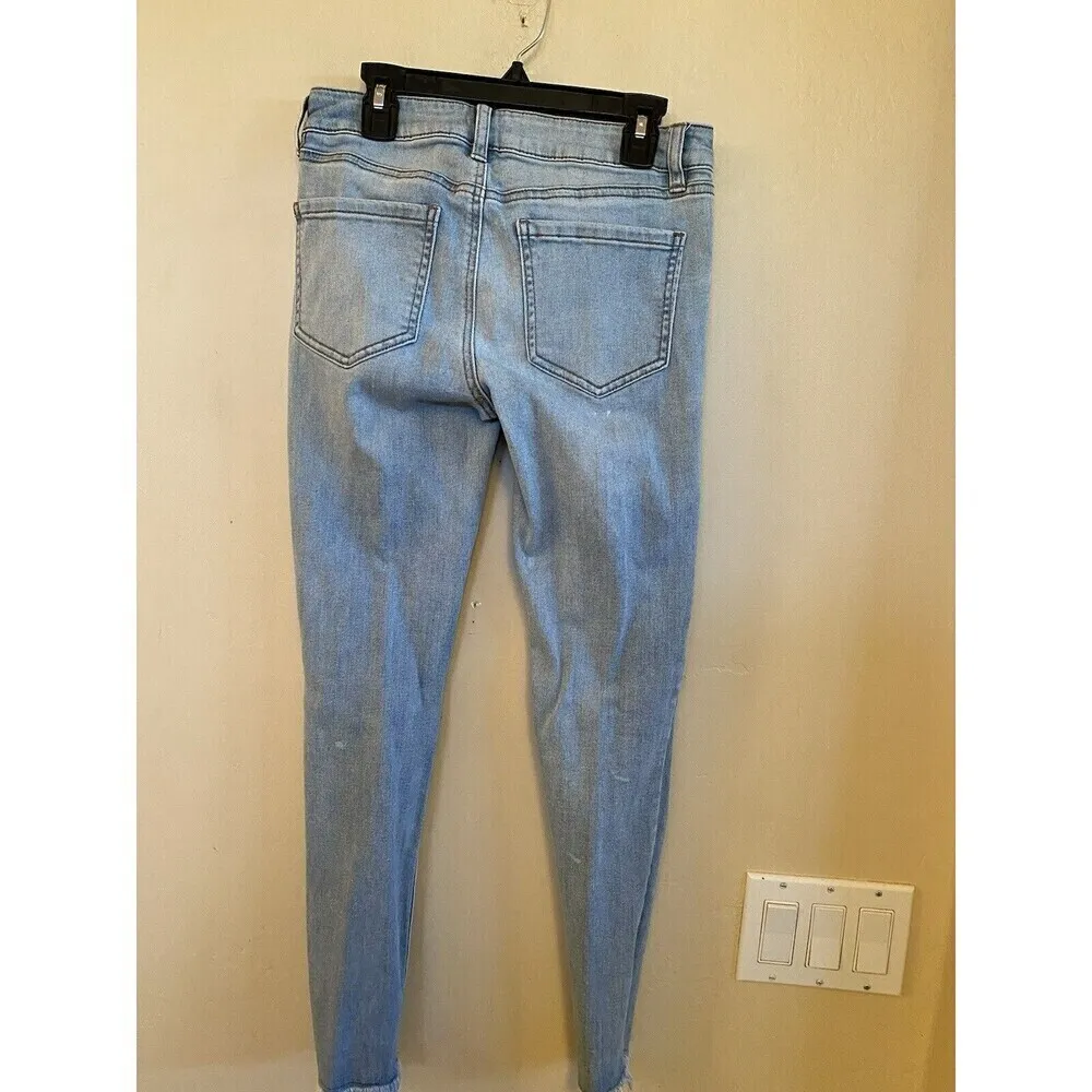 COPY - Refuge Destressed Denim Raw Hem Jeans Sz.2 - Image 6