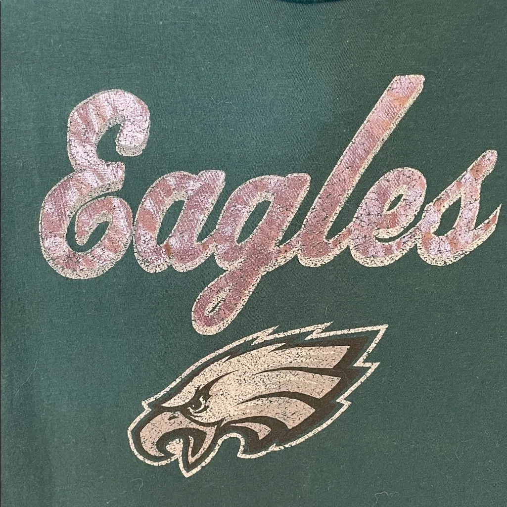 NFL Women's Green Eagles Short Sleeve Tee small - Image 4