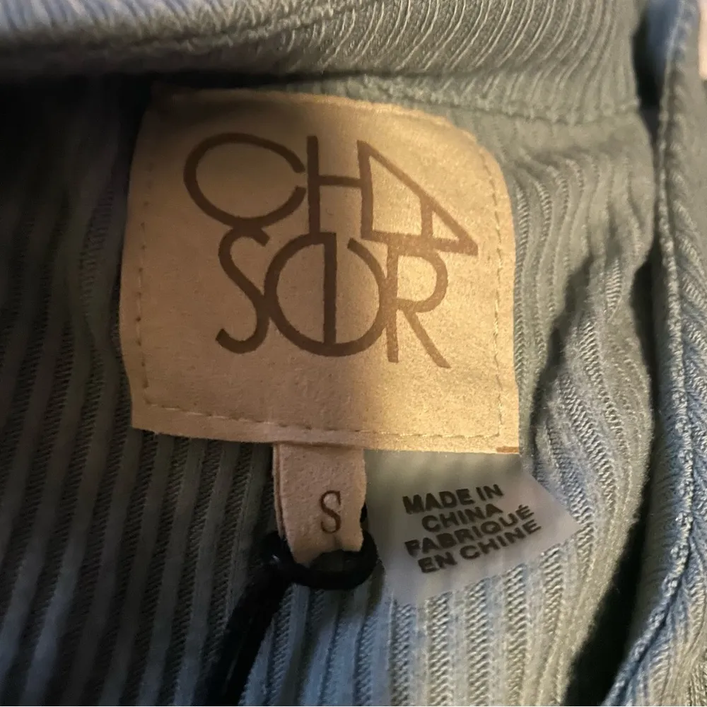 NWT Chaser Womens Top Shirt Sage Green Ribbed V Neck Button Front Size Small - Image 7