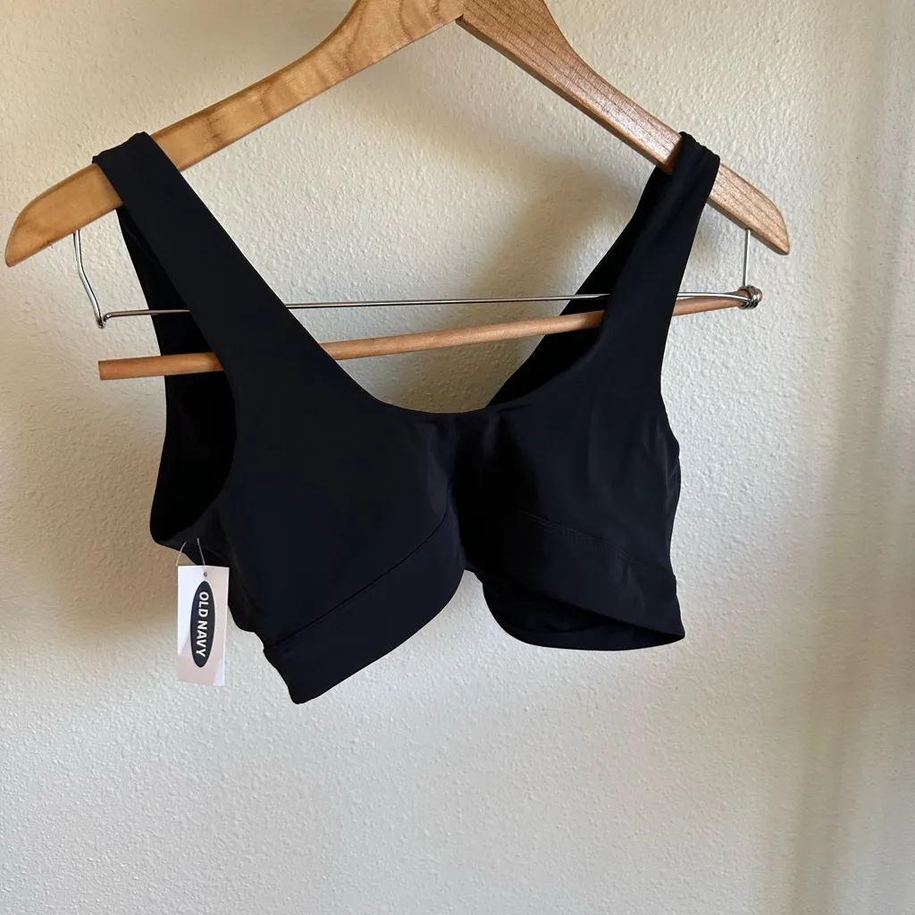 Old Navy Black Sports Bra. - Image 5