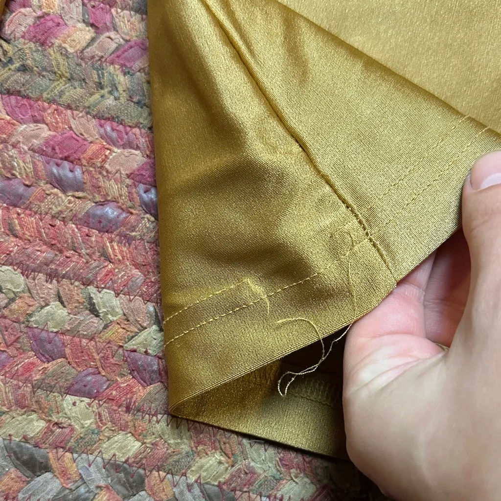 VTG BROWN NYLON SPANDEX BLEND LONG SLEEVE - Image 3