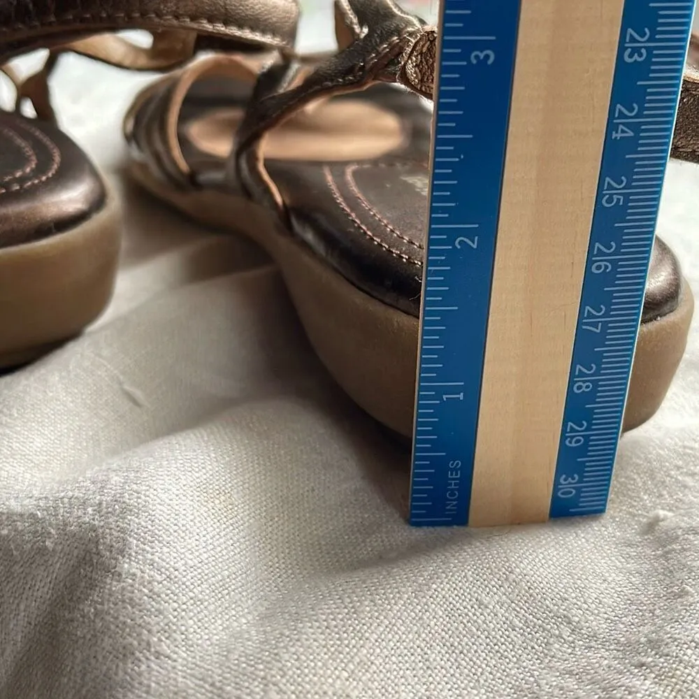 Naturalizer size 8.5Wide metallic gladiator style sandals. - Image 8