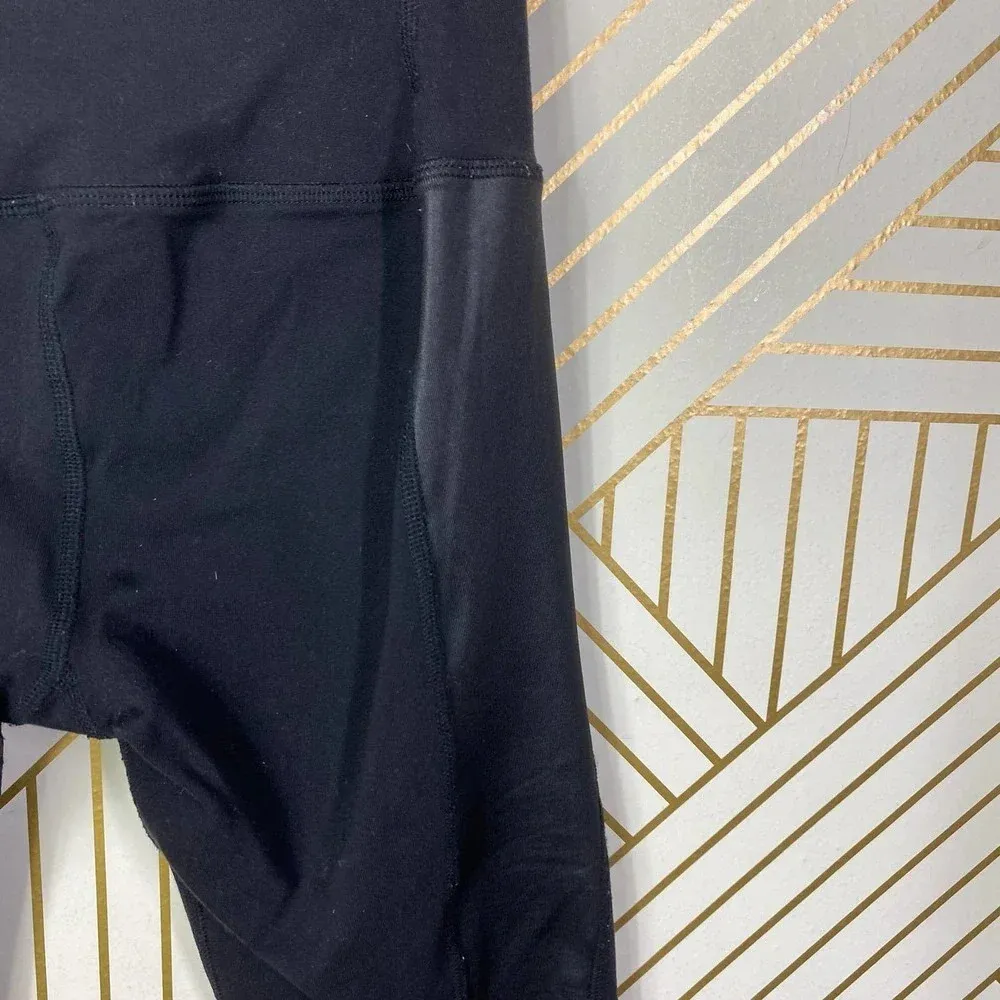 Alo Yoga Capri Leggings Cropped Faux Leather Side Mesh Illusion Black Size Small - Image 9