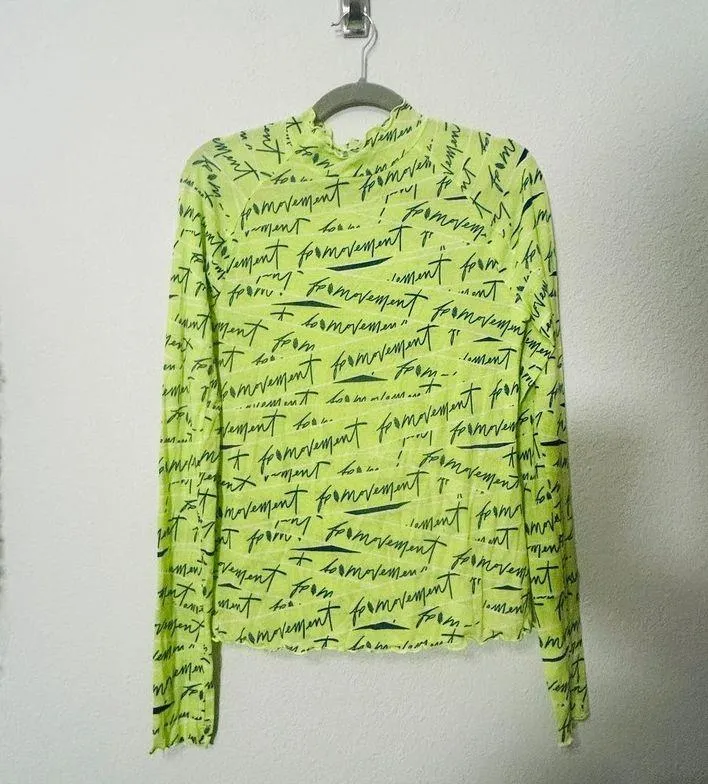 NEW Free People High Jump Logo Print Limeade Long-Sleeve size Large - Image 5