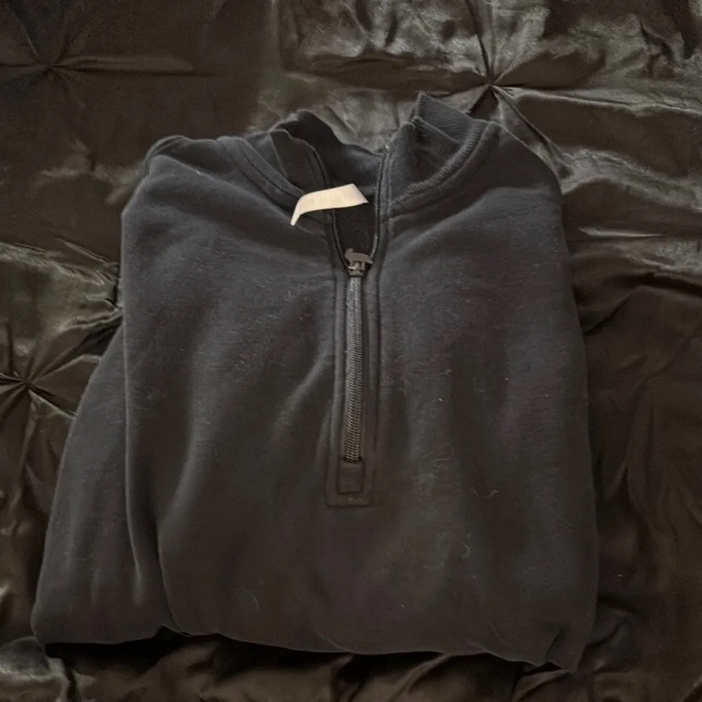 Fabletics  Black Quarter-Zip Sweatshirt - Image 6