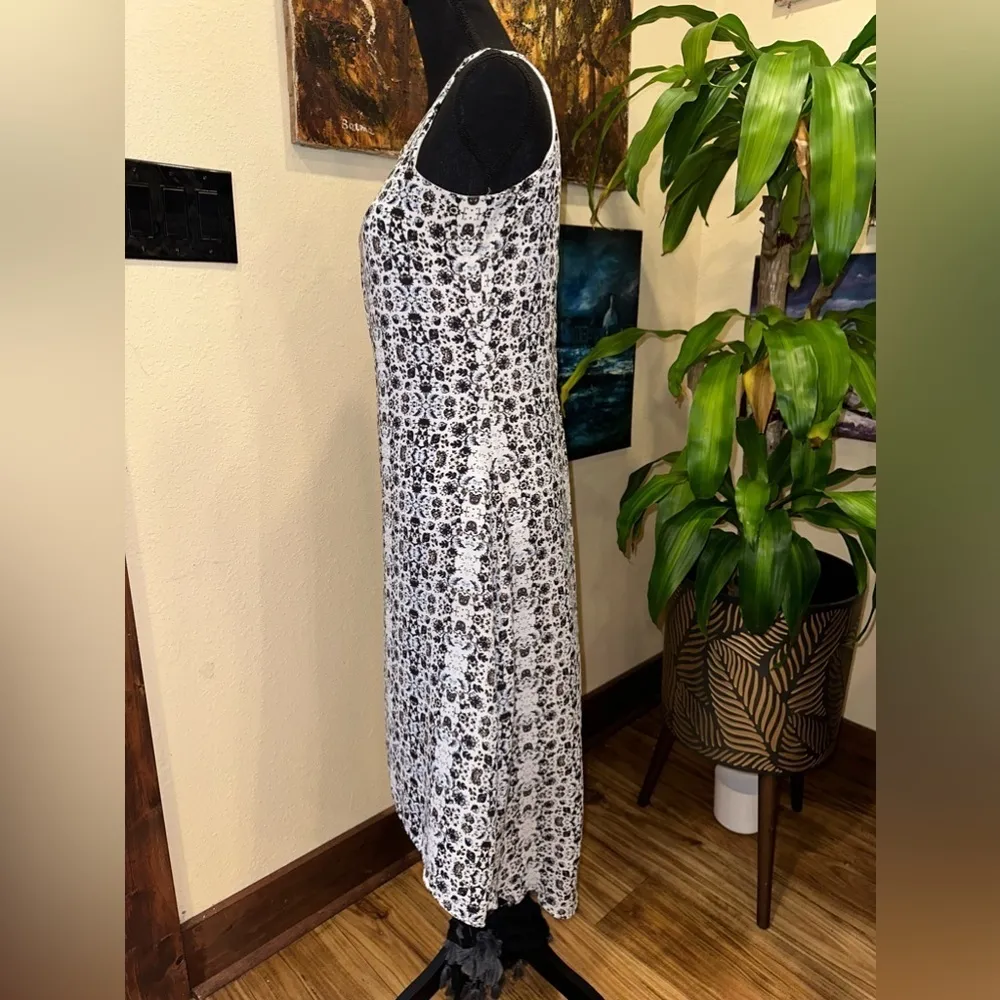 EUC LARRY LAVINE HIGH & LOW MAXI DRESS DARK BLUE AND WHITE ABSTRACTS. SZ S - Image 3