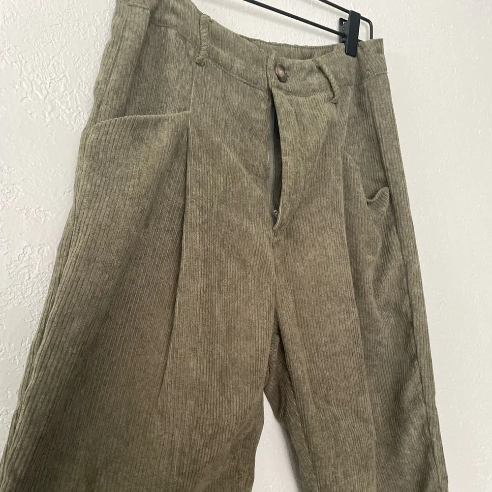 Amazon green corduroy pants - Image 3