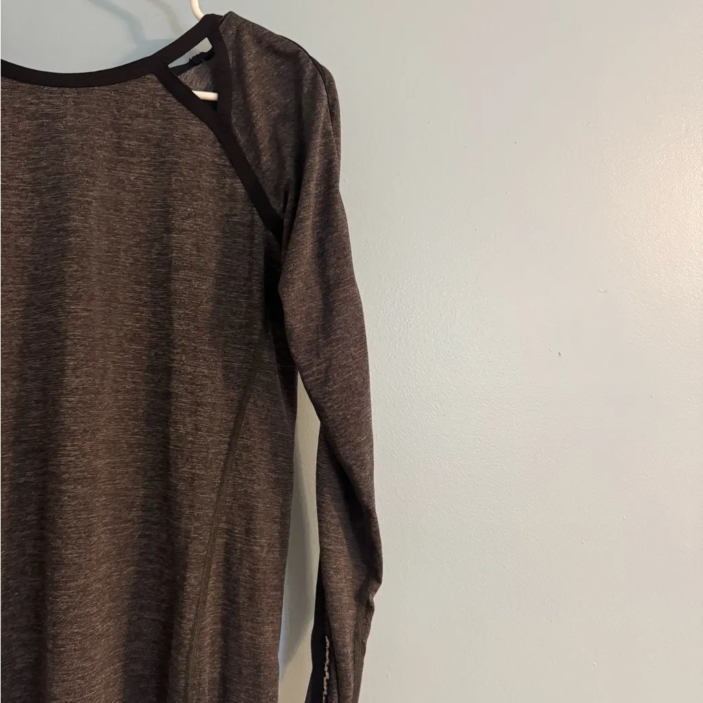 Lululemon grey athletic shirt *accurate sizing on measurements* Size M - Image 2