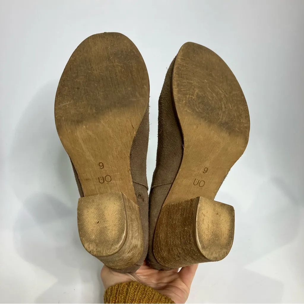 Urban outfitters tan suede ankle boots women’s size 9 business casual minimalist - Image 6