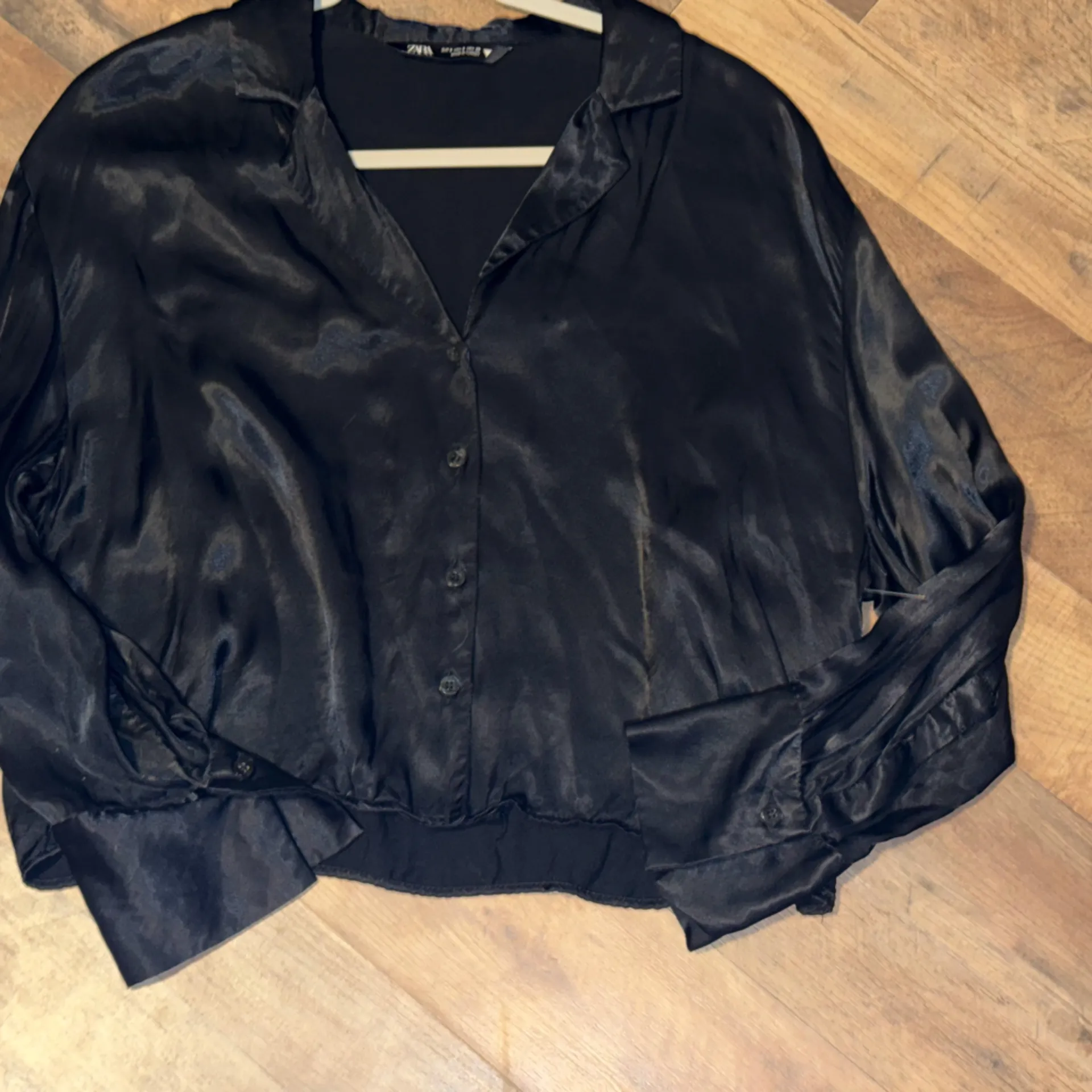 Zara Black Satin Button Down Shirt Cropped size small - Image 4