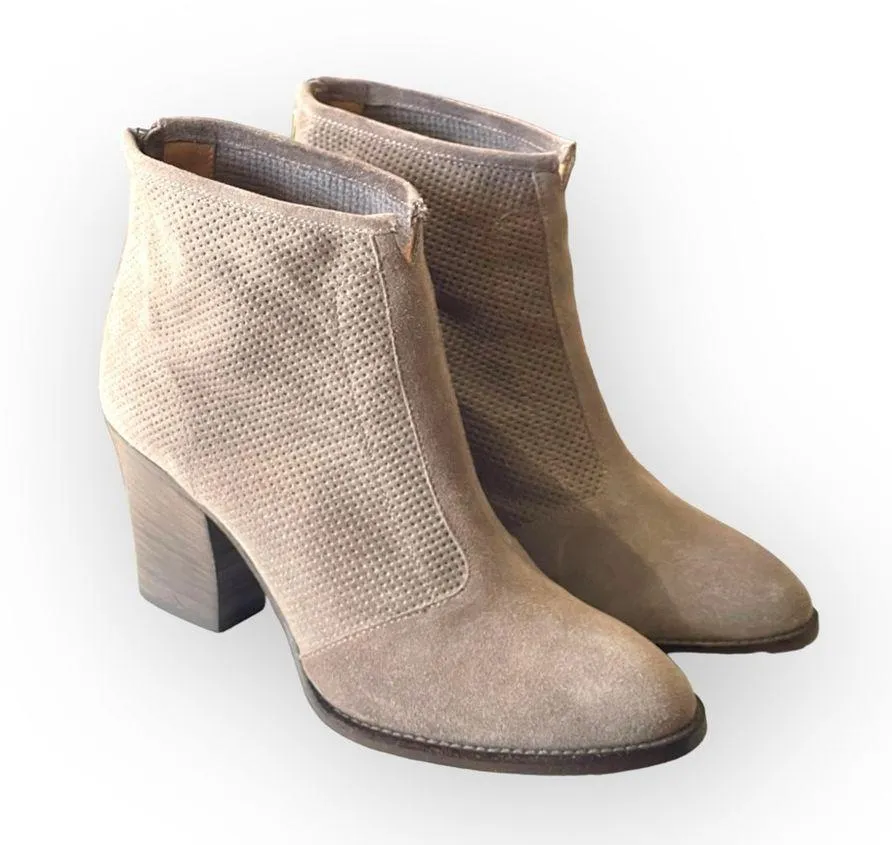 Aquatalia  Faris Perforated Suede Block Heel Booties Boots  Taupe Grey  10M - Image 10