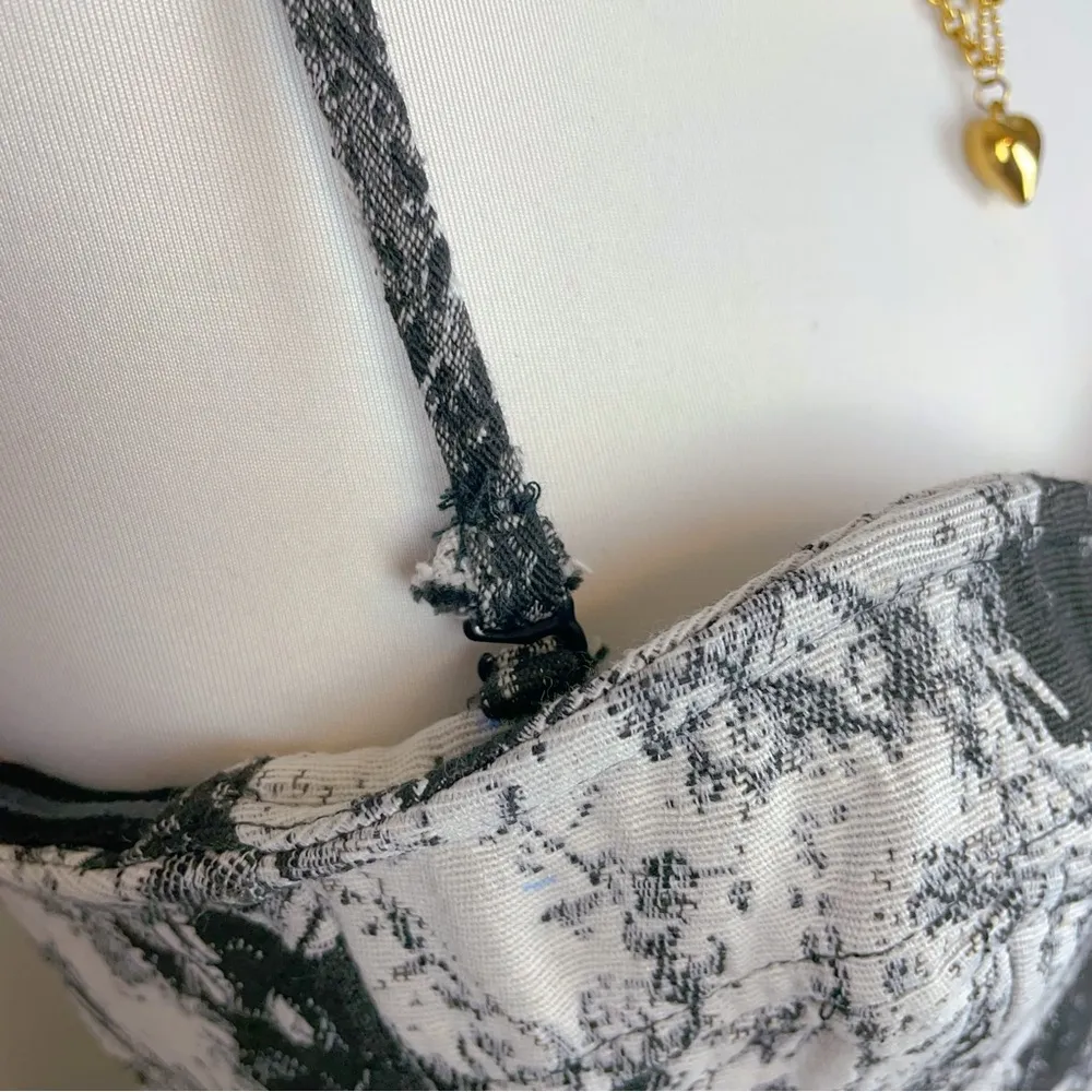 Moon River Corset Style Denim Midi Dress in Black & White - Image 4