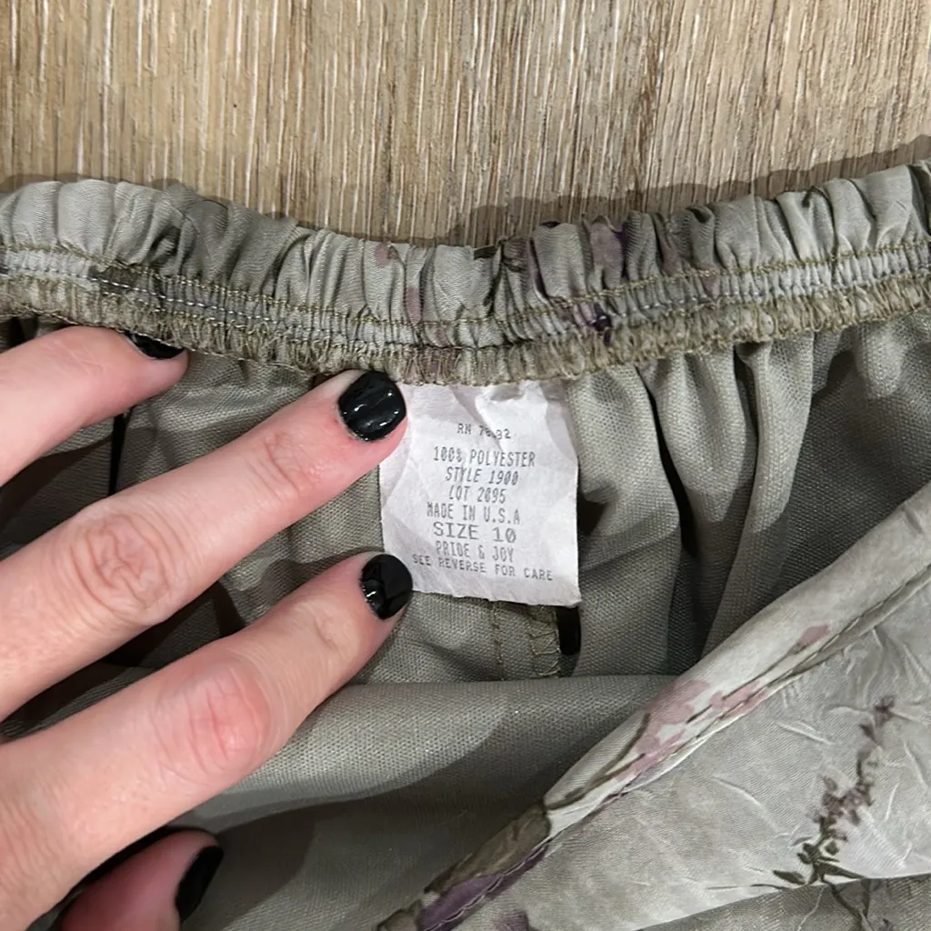 Pride and joy size 10 stretchy women’s skirt - Image 2