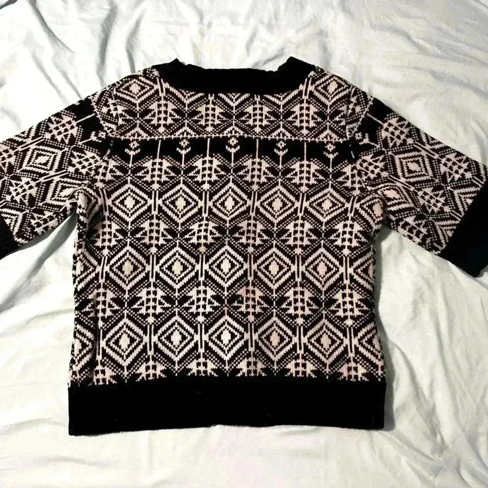 Jillian Jone Thick Wool Short Sleeve Sweater Black/ Off White. Sz: S Aztec print Black - Image 7