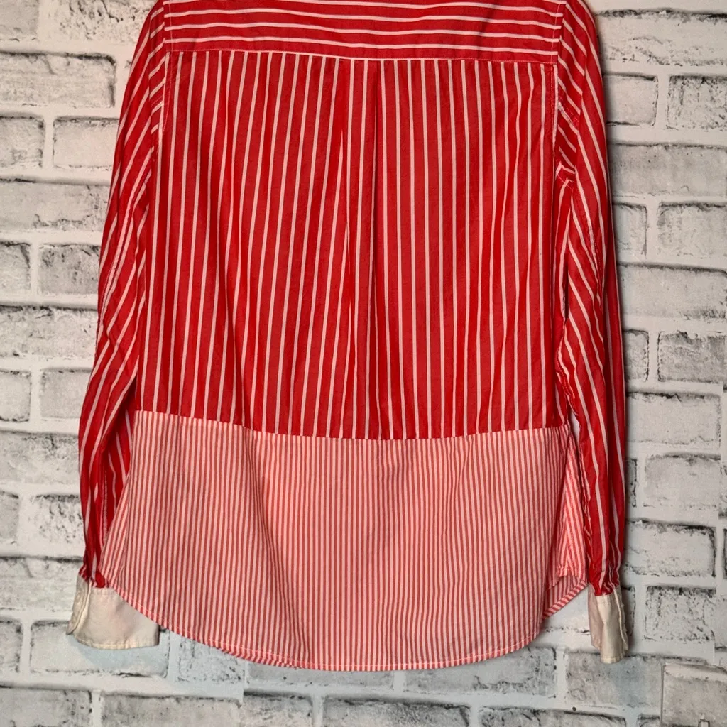 GAP Coral and off White Casual Button Down striped‎ Shirt size medium - Image 2