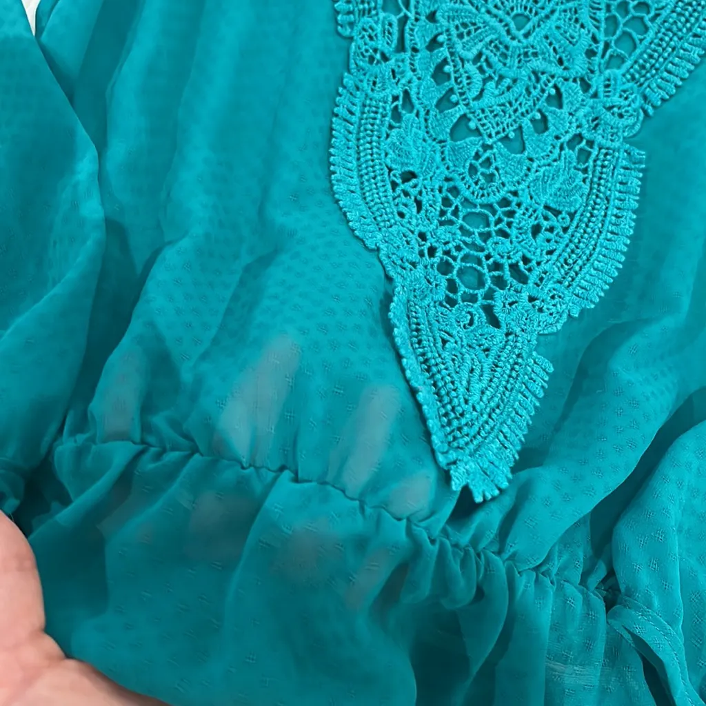 Women small Sheer blouse with embroidery trim peplum elastic bottom loose top Green - Image 7