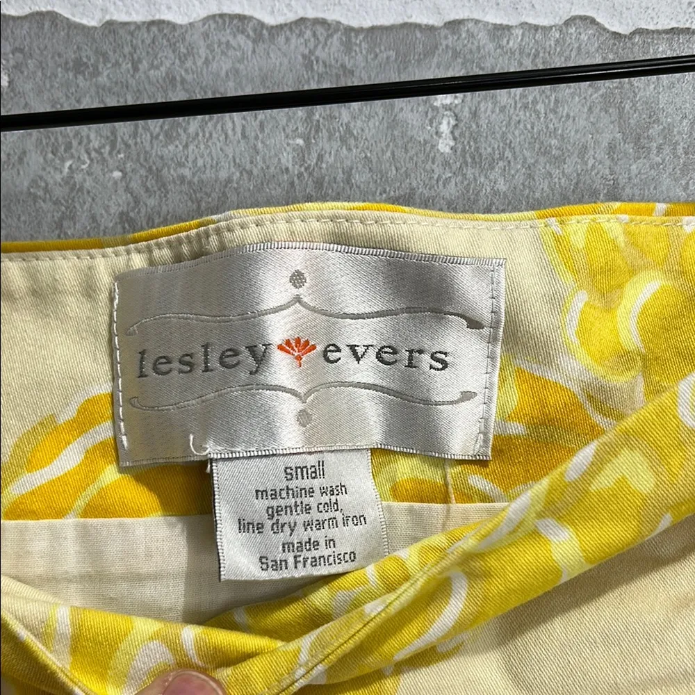 Lesley Evers Yellow and White A - Image 7