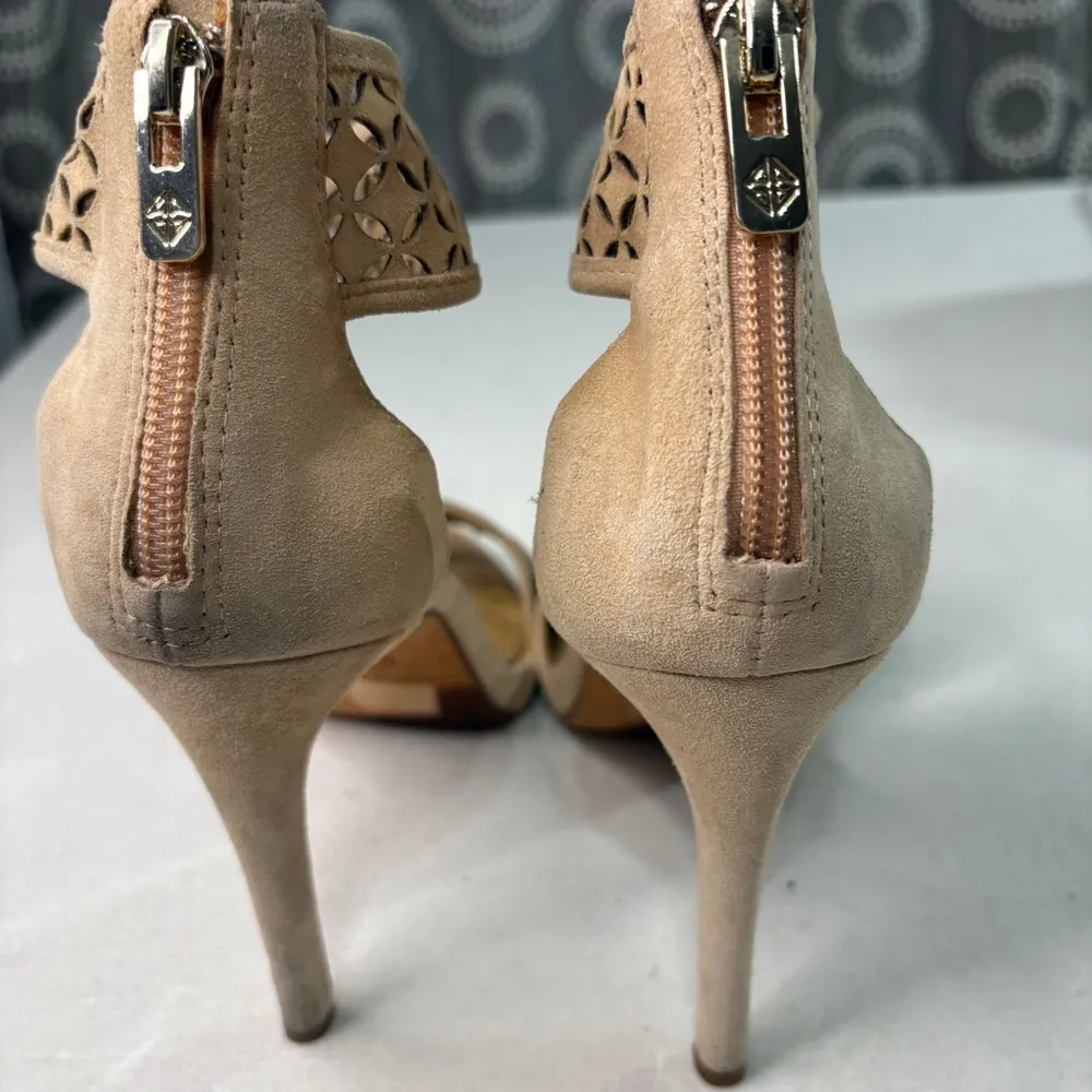 Vince Camuto Tan Heels 7.5 leather - Image 4