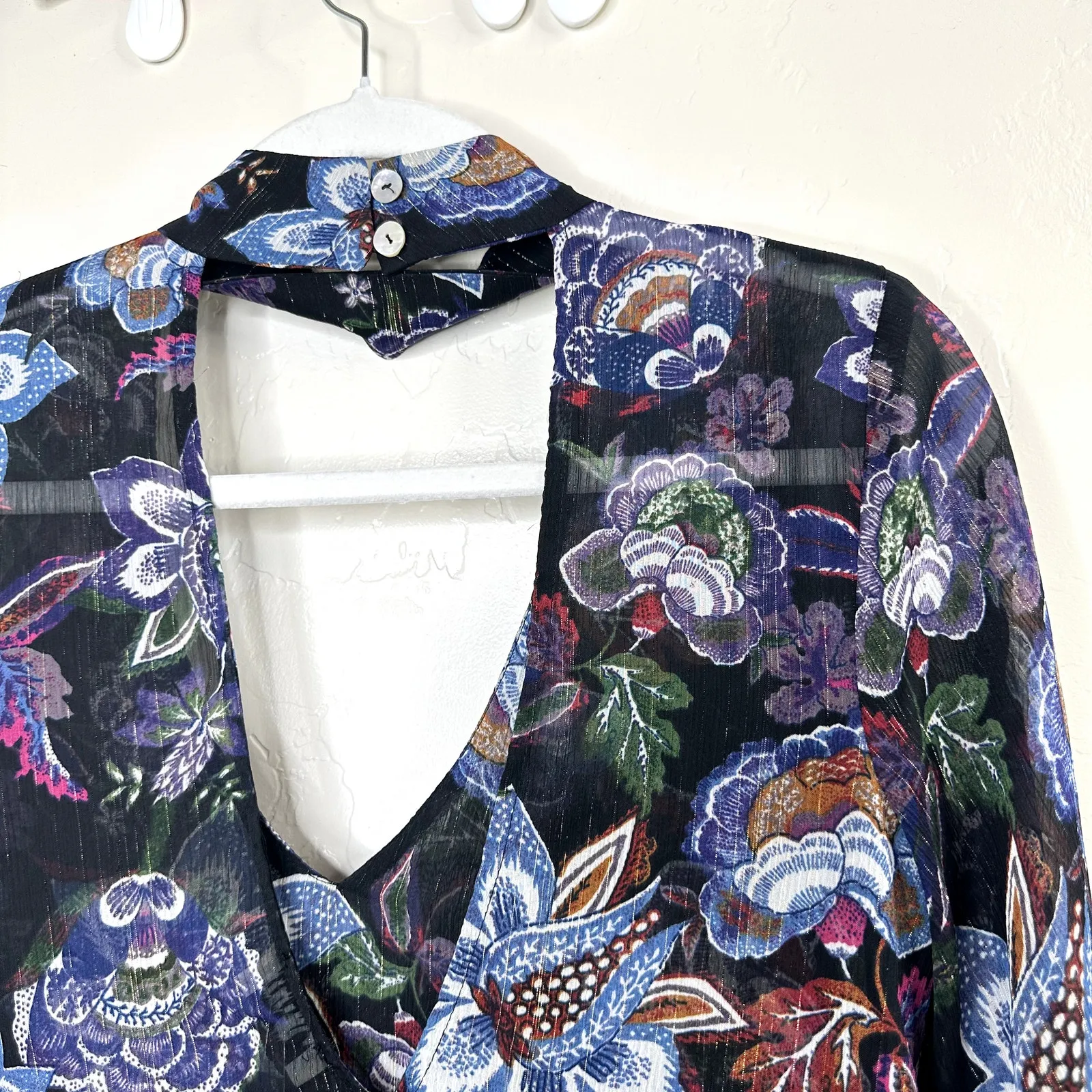 Show Me Your Mumu NWT Olsen City Nights Glimmer Floral V-neck Bell Sleeve Blouse - Image 8