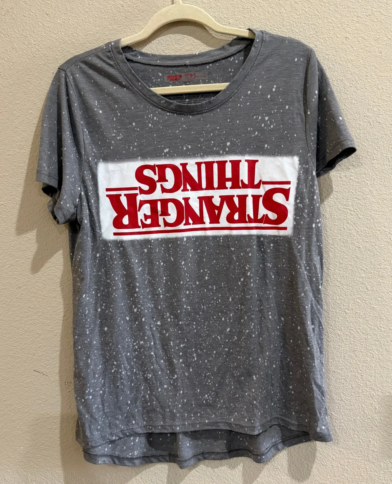 Stranger Things Netflix Official Merchandise Bleach Splatter T Shirt JR XXL - Image 1