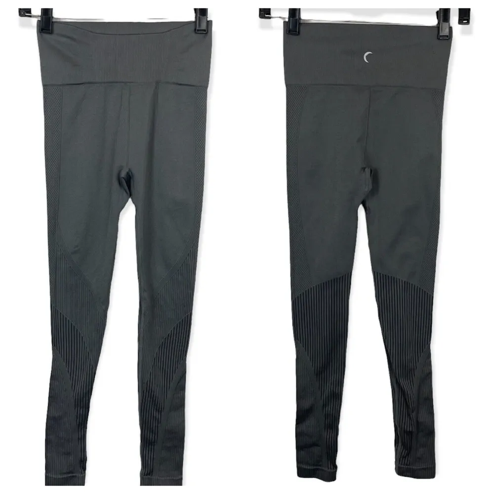 Zyia Active Women's high waisted leggings Gray Seamless Grid Compression Size xs - Image 3