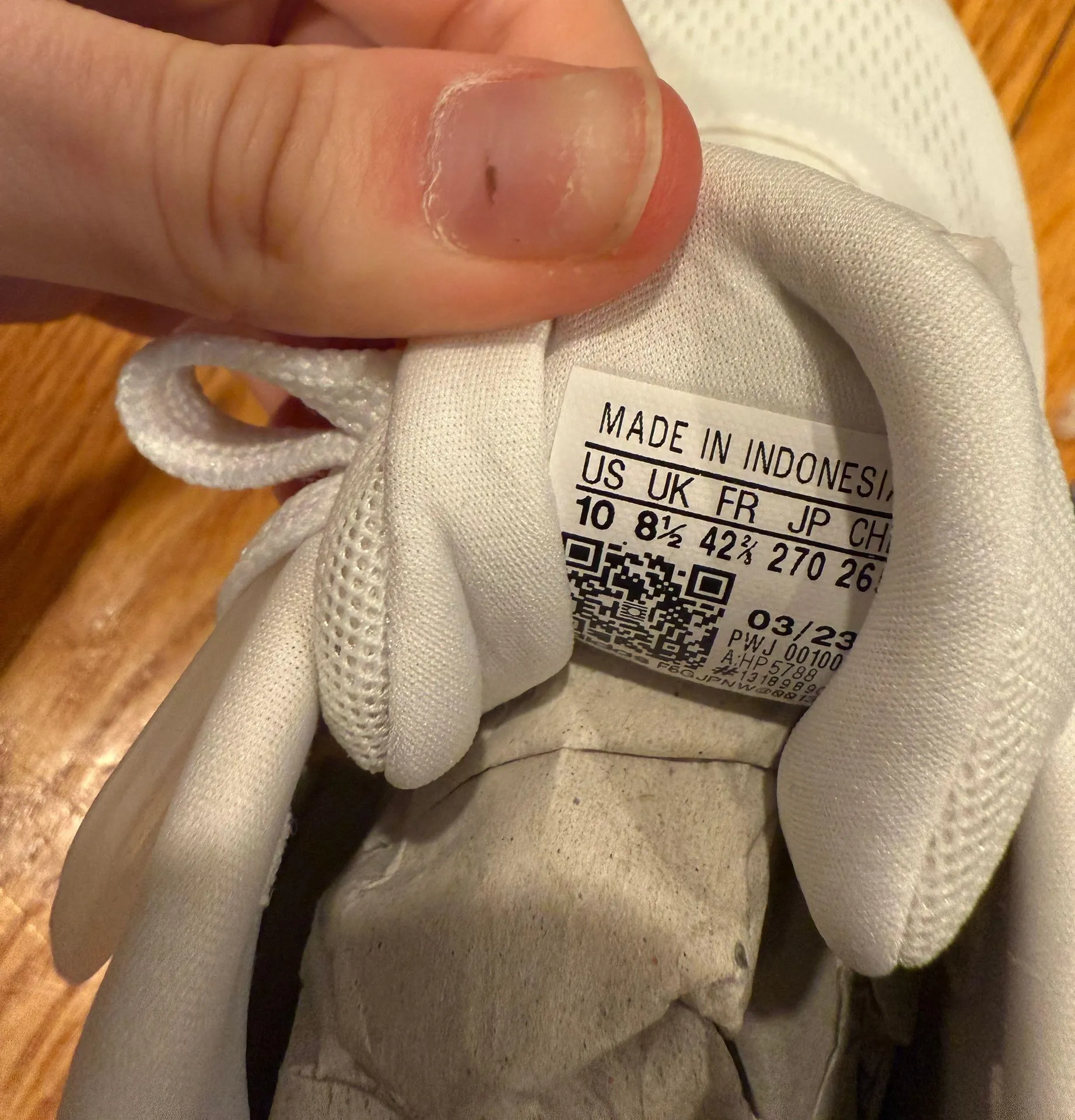 Adidas Tennis Shoes 10 - Image 5