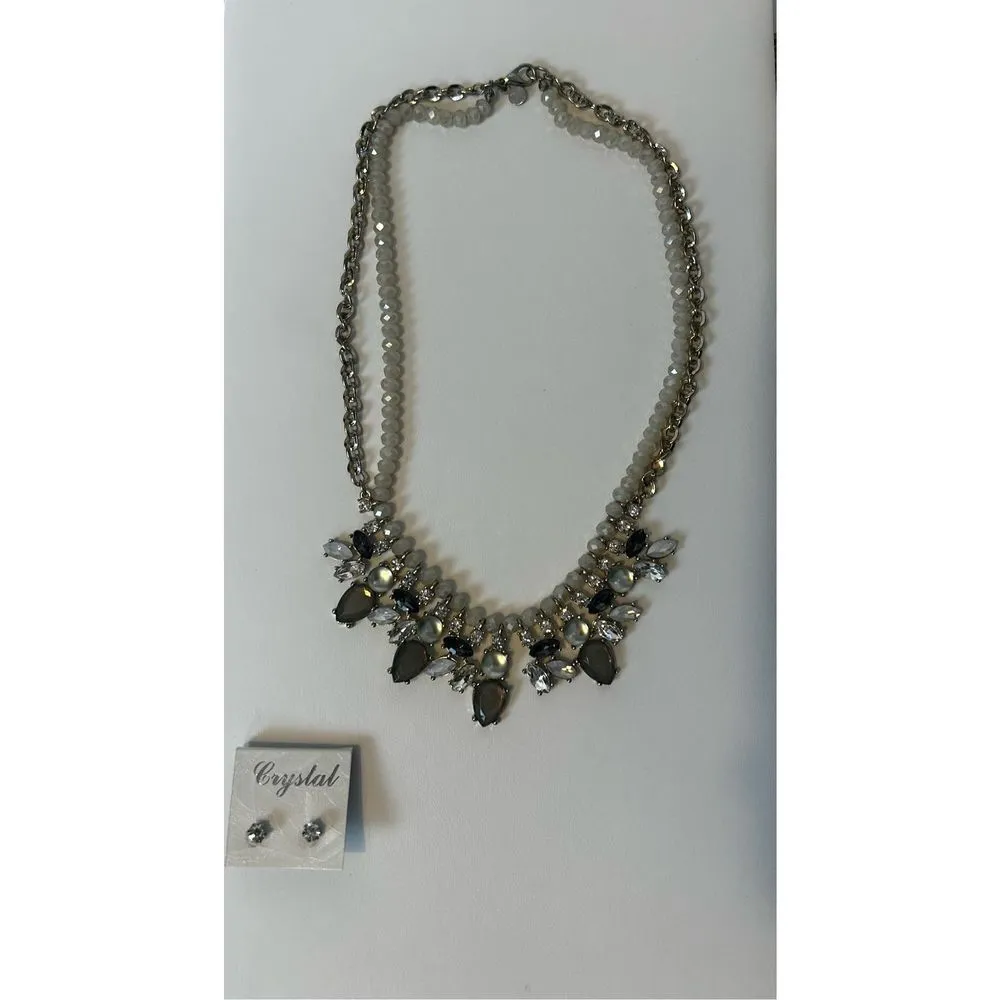 Vintage olive green Rhinestone Crystal Jeweled Bib Collar Necklace & crystal ear - Image 4