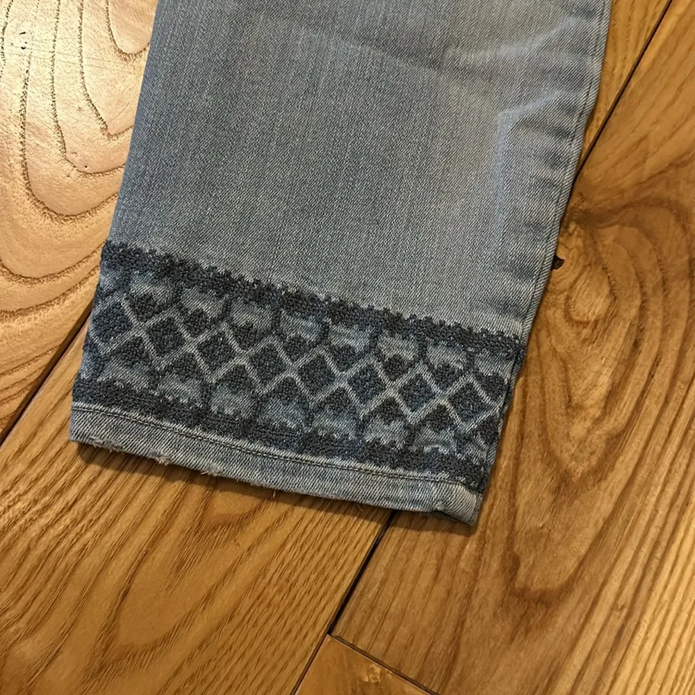 NYDJ “Ami” Women’s Skinny Ankle Jeans, Embroidered Hems, Sz 10 - Image 4