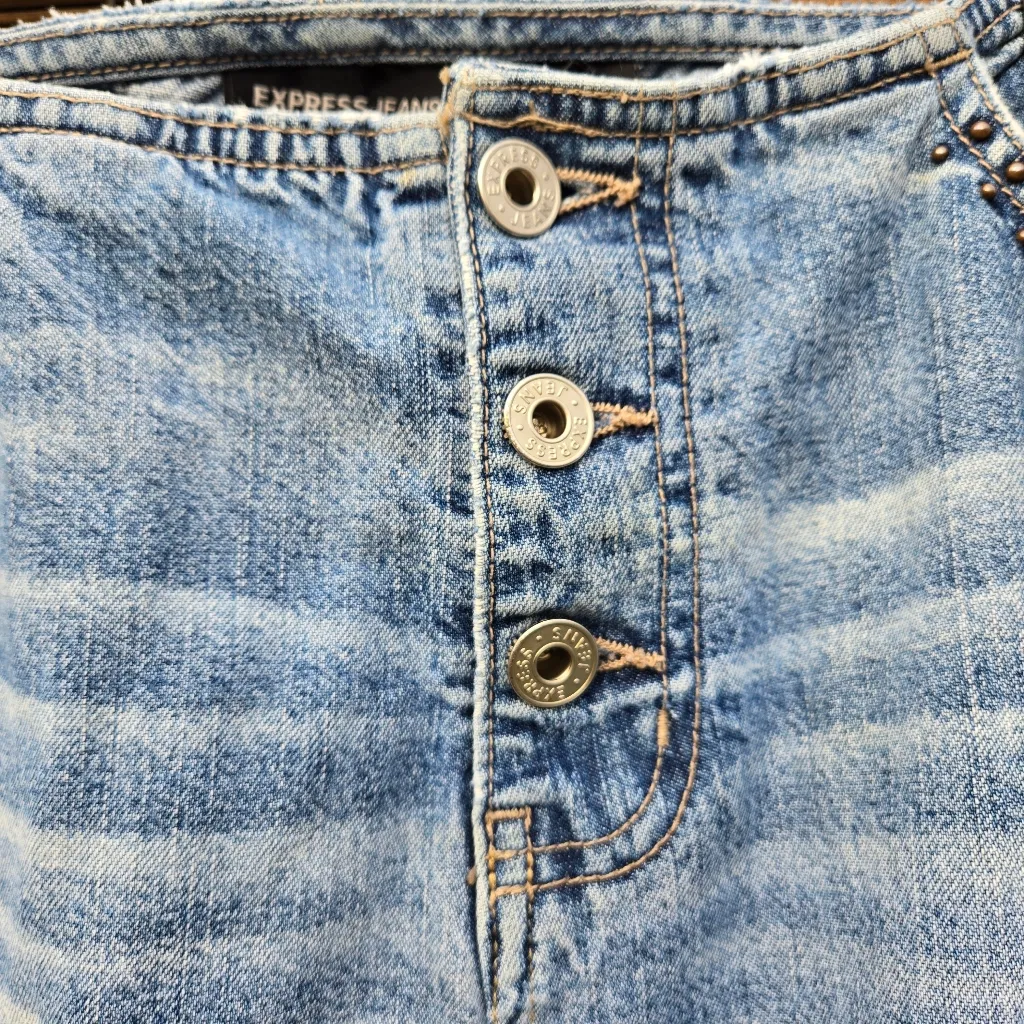 Y2K Express Jeans Studded Button Fly light faded denim maxi skirt 7/8 Blue Size undefined - Image 4