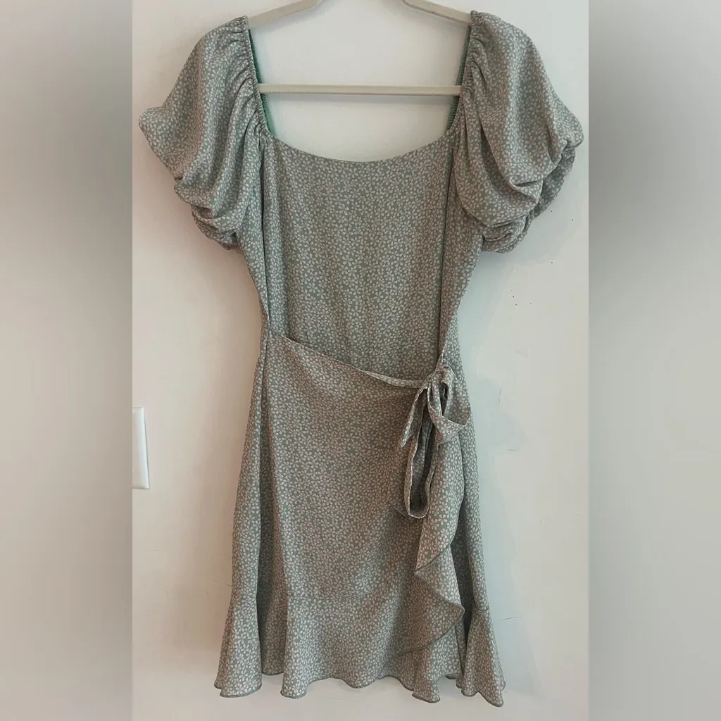 ROWA NWT Floral Puff Sleeve Mini Dress Size S Sage Green Ruffle Hem Wrap Style - Image 2