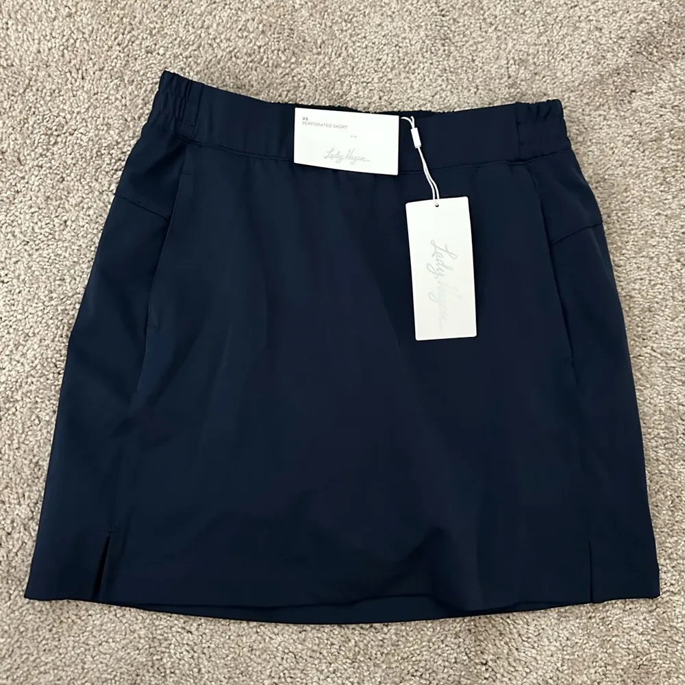 NWT Lady Hagen Perforated 16” Golf Skort XS Dark Navy $60 MSRP - Image 5