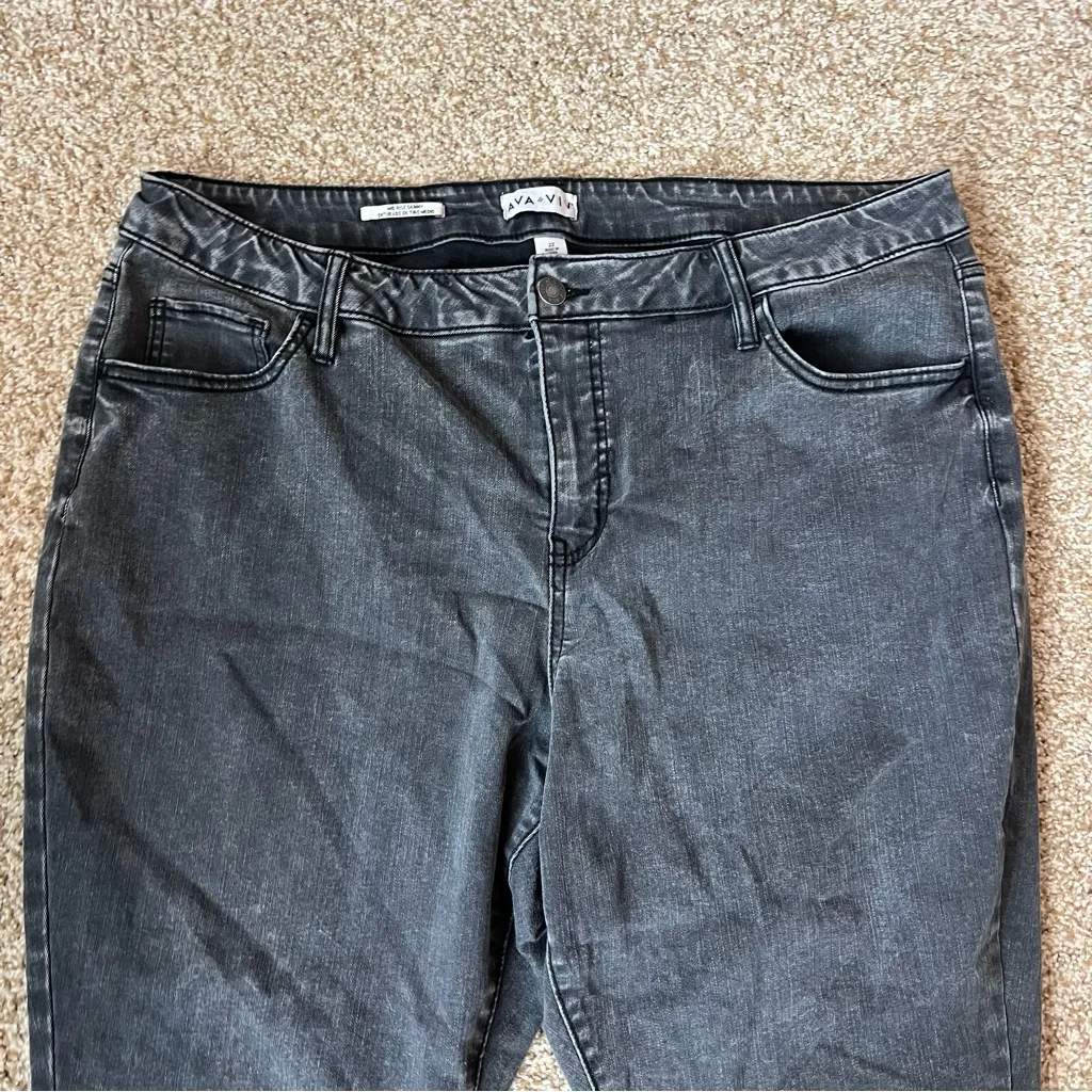 Ava & Viv Mid Rise Skinny Jeans in Washed out Black/Dark Grey Size 22 - Image 2