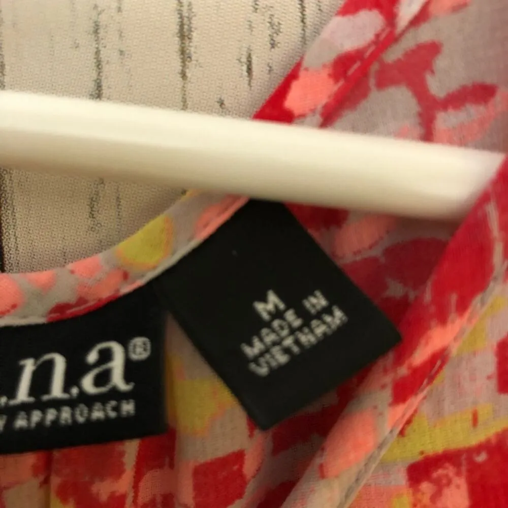 a.n.a. Floral Print Womens Sleeveless Blouse  Sz M - Image 4