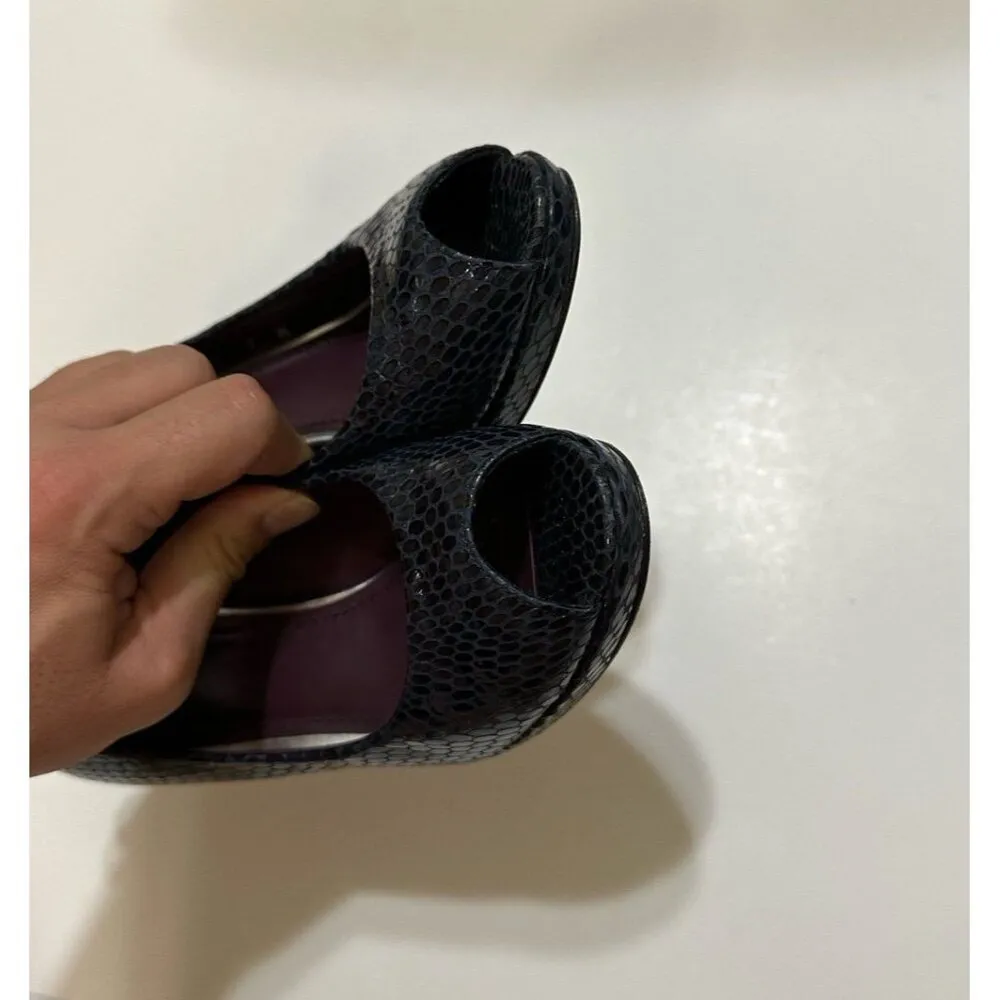 Stuart Weitzman Snake Print Embossed Peeptoe Heels in Dark Gray Size 7.0 - Image 4