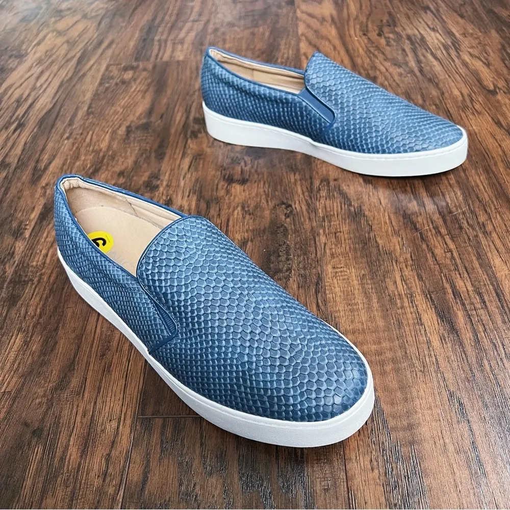 Vionic • Midi Snake Slip-on Sneaker reptile leather blue - Image 12