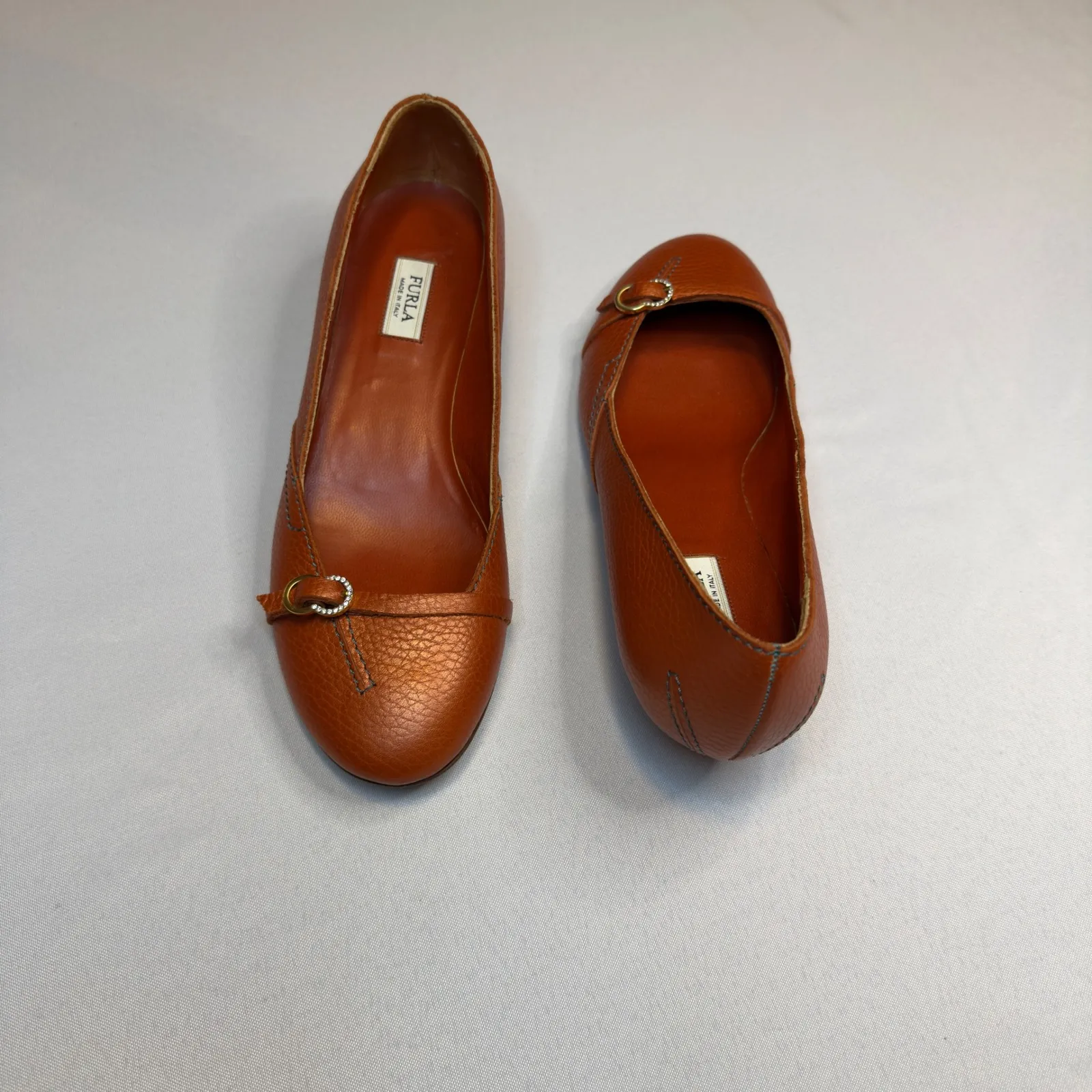 Furla Pumps NEW Italian Leather Kitten Heel Buckle Detail Pointed Toe Shoe Sz 37 - Image 2