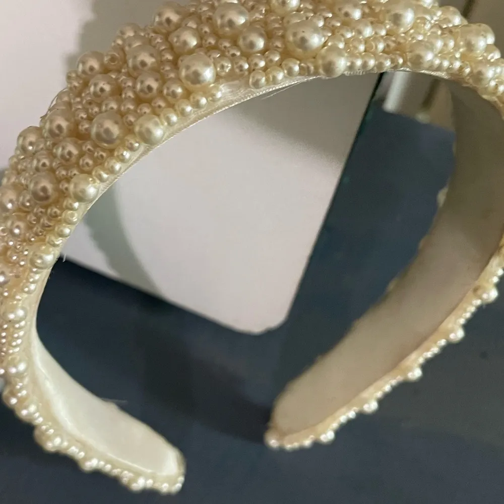 Beautiful and Elegant Pearl Headband for Wedding, Prom, Maternity Photos - Image 2