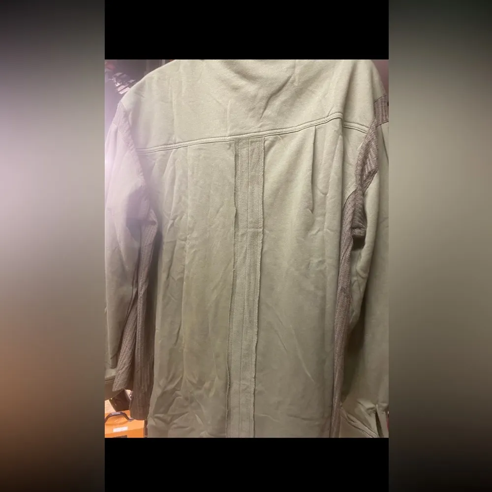 Miss Me Button Down Oversized top. Size Large - Image 4