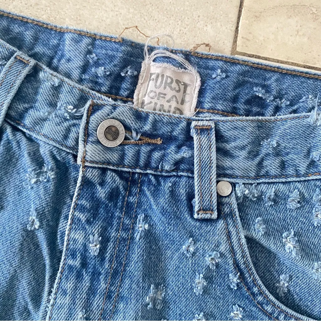 Levi's first of a kind distressed denim shorts - Image 2